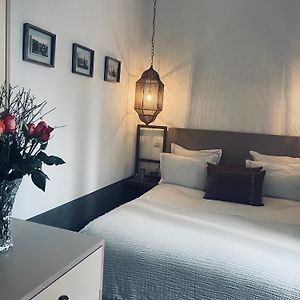 Tazzarart Double Room